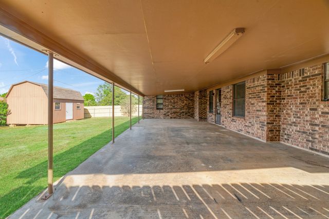 2815 Ballard Drive, Paris, TX 75460