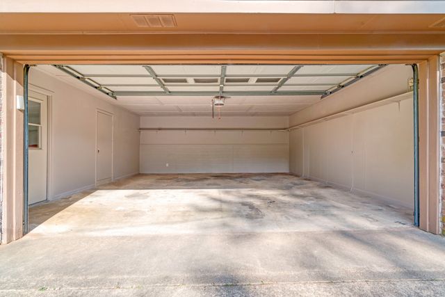 2815 Ballard Drive, Paris, TX 75460