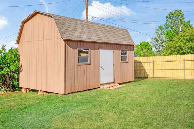 2815 Ballard Drive, Paris, TX 75460