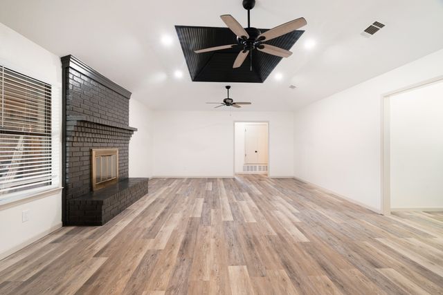 2815 Ballard Drive, Paris, TX 75460