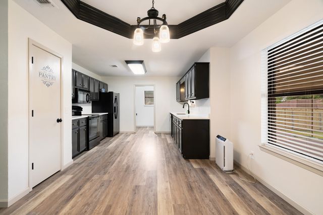 2815 Ballard Drive, Paris, TX 75460