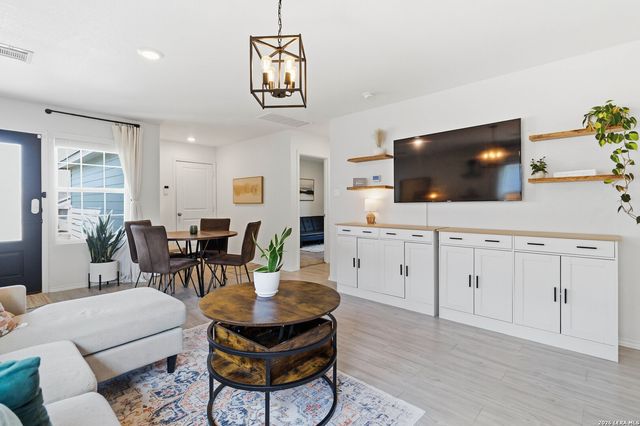 13912 Homestead Wy, San Antonio, TX 78252