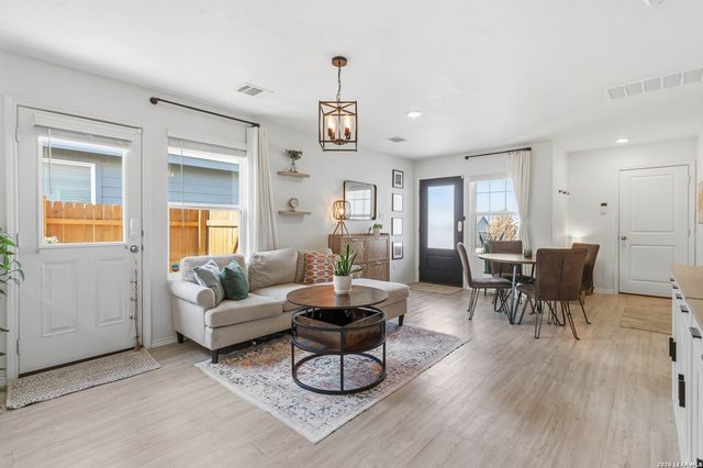 13912 Homestead Wy, San Antonio, TX 78252