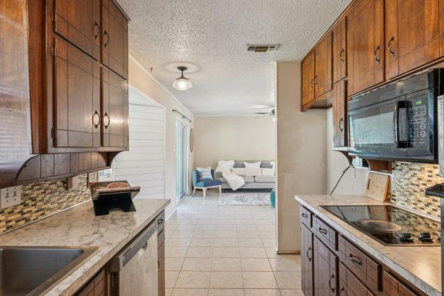 2313 Gettysburg Place, Bedford, TX 76022