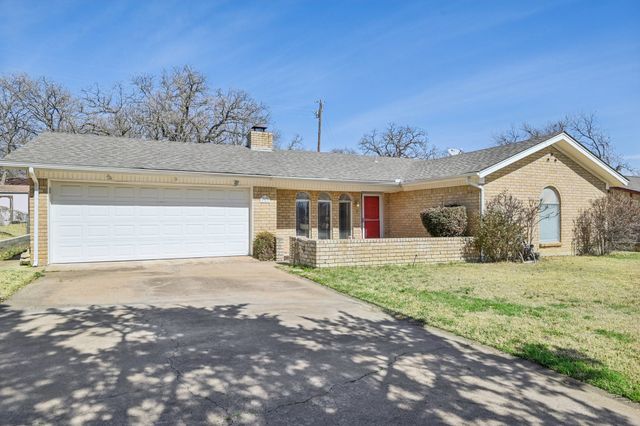 2313 Gettysburg Place, Bedford, TX 76022