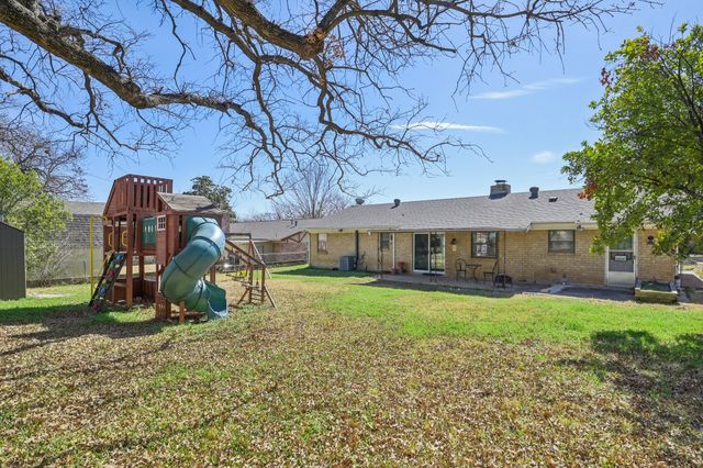 2313 Gettysburg Place, Bedford, TX 76022