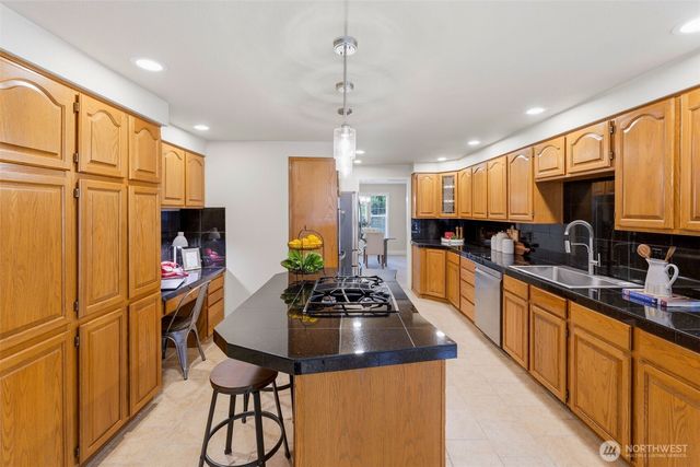 13910 72nd Avenue E, Puyallup, WA 98373