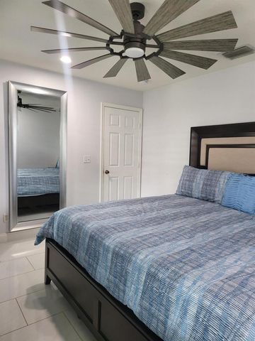 272 SW Crescent Avenue, Port St. Lucie, FL 34984