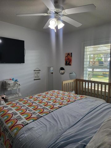 272 SW Crescent Avenue, Port St. Lucie, FL 34984