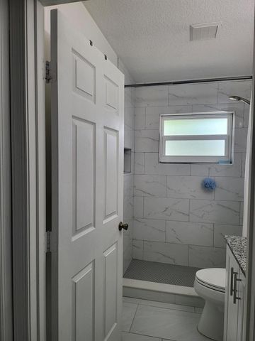 272 SW Crescent Avenue, Port St. Lucie, FL 34984