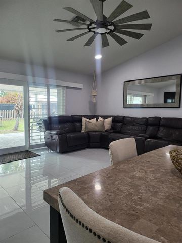 272 SW Crescent Avenue, Port St. Lucie, FL 34984