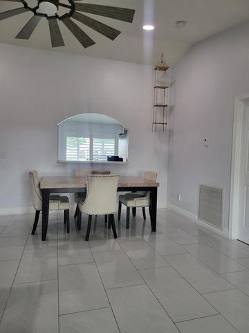 272 SW Crescent Avenue, Port St. Lucie, FL 34984