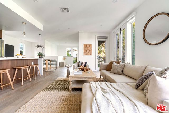 2267 Duane Street 3, Los Angeles, CA 90039