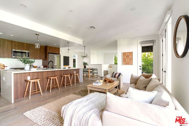 2267 Duane Street 3, Los Angeles, CA 90039