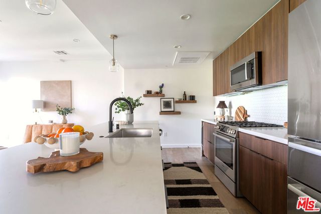 2267 Duane Street 3, Los Angeles, CA 90039
