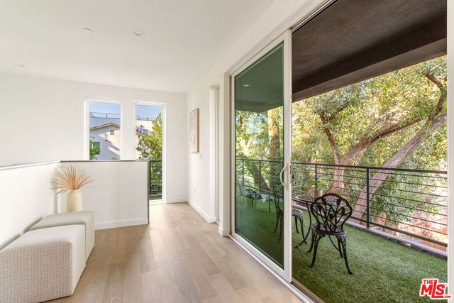 2267 Duane Street 3, Los Angeles, CA 90039