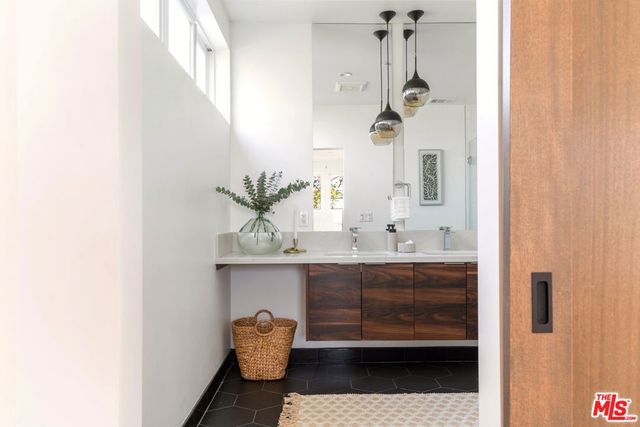 2267 Duane Street 3, Los Angeles, CA 90039