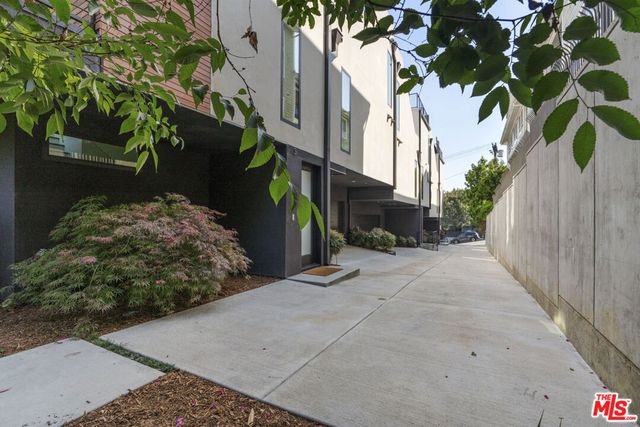2267 Duane Street 3, Los Angeles, CA 90039