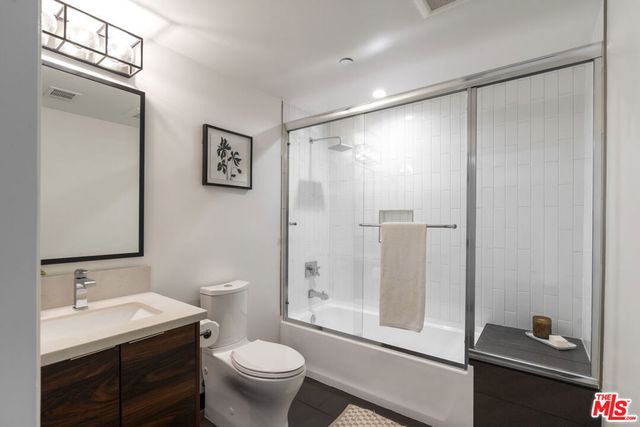 2267 Duane Street 3, Los Angeles, CA 90039