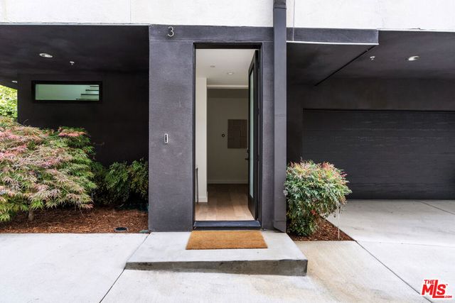2267 Duane Street 3, Los Angeles, CA 90039