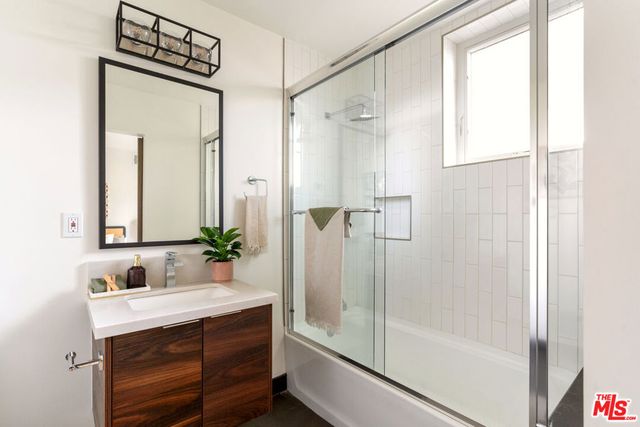 2267 Duane Street 3, Los Angeles, CA 90039