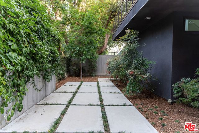2267 Duane Street 3, Los Angeles, CA 90039