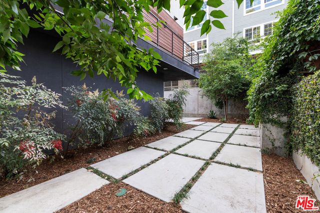 2267 Duane Street 3, Los Angeles, CA 90039
