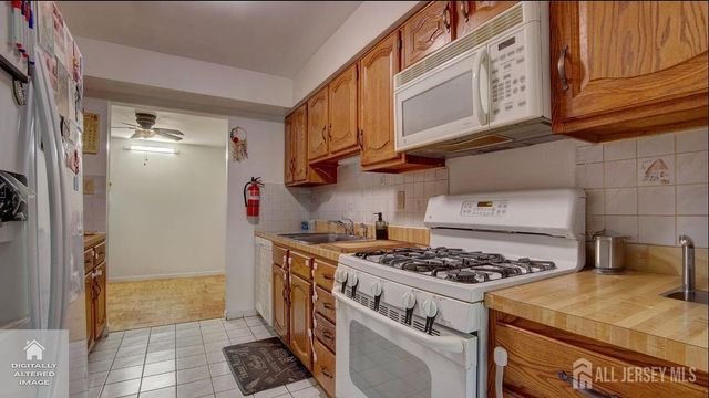 185 Nathan Drive, North Brunswick, NJ 08902