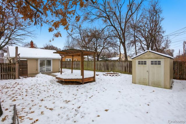 2304 2nd St Street, Westland, MI 48186