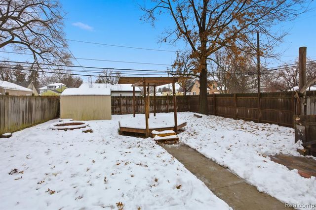 2304 2nd St Street, Westland, MI 48186