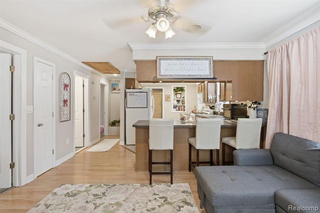 2304 2nd St Street, Westland, MI 48186