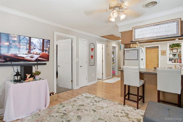 2304 2nd St Street, Westland, MI 48186