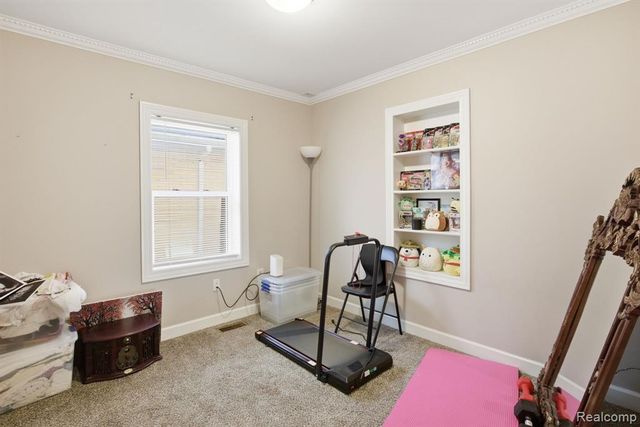 2304 2nd St Street, Westland, MI 48186