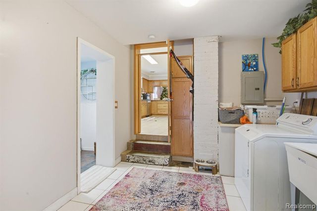 2304 2nd St Street, Westland, MI 48186