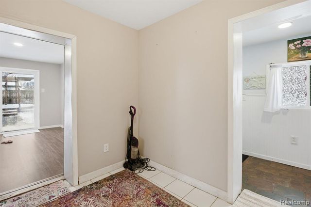 2304 2nd St Street, Westland, MI 48186