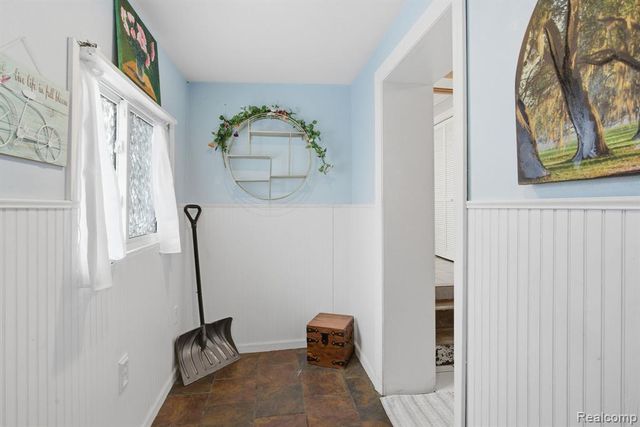 2304 2nd St Street, Westland, MI 48186