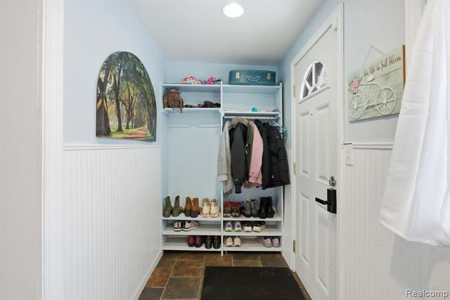 2304 2nd St Street, Westland, MI 48186