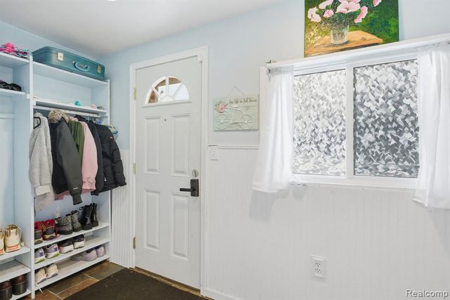 2304 2nd St Street, Westland, MI 48186