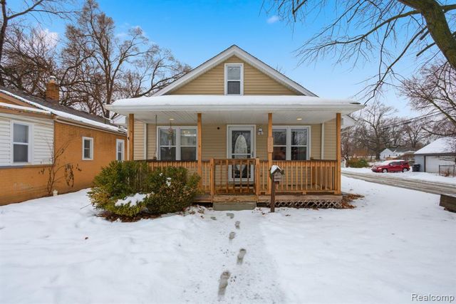 2304 2nd St Street, Westland, MI 48186