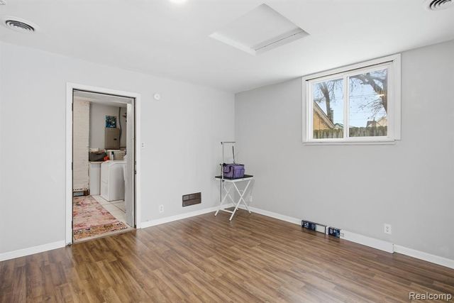 2304 2nd St Street, Westland, MI 48186