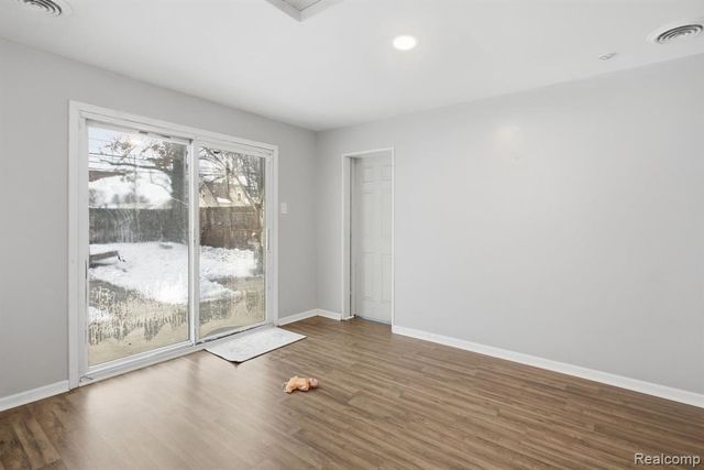 2304 2nd St Street, Westland, MI 48186