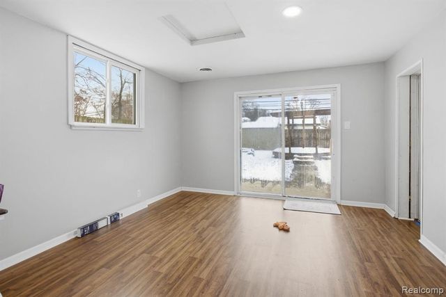 2304 2nd St Street, Westland, MI 48186