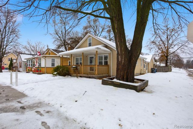 2304 2nd St Street, Westland, MI 48186