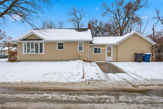 2304 2nd St Street, Westland, MI 48186