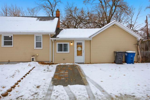 2304 2nd St Street, Westland, MI 48186