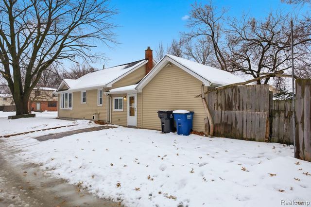 2304 2nd St Street, Westland, MI 48186