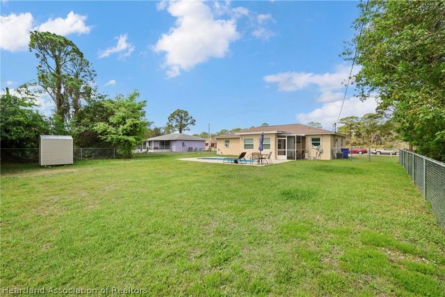 320 Vanguard Avenue NW, Lake Placid, FL 33852