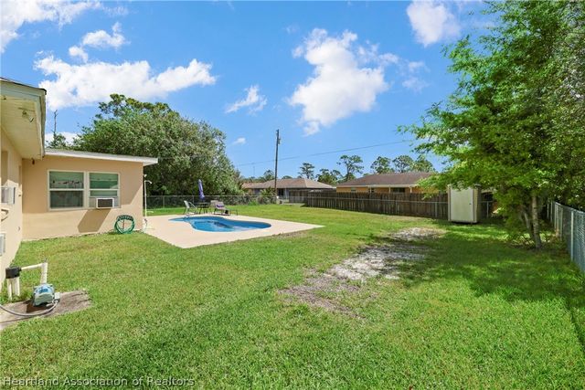 320 Vanguard Avenue NW, Lake Placid, FL 33852