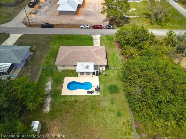 320 Vanguard Avenue NW, Lake Placid, FL 33852