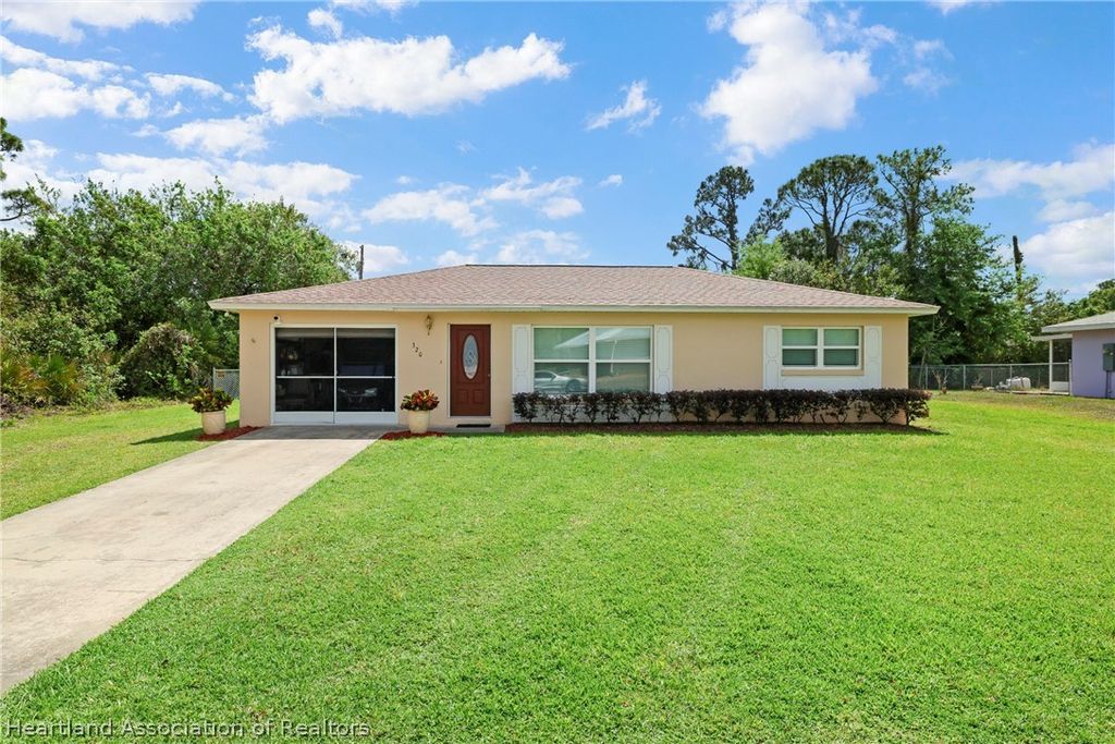 320 Vanguard Avenue NW, Lake Placid, FL 33852